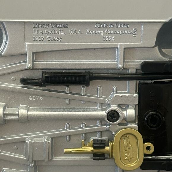 Dale Earnhardt 1937 Chevrolet Convertible 1:25 Scale Die Cast Car Bank Vintage - Picture 8 of 9